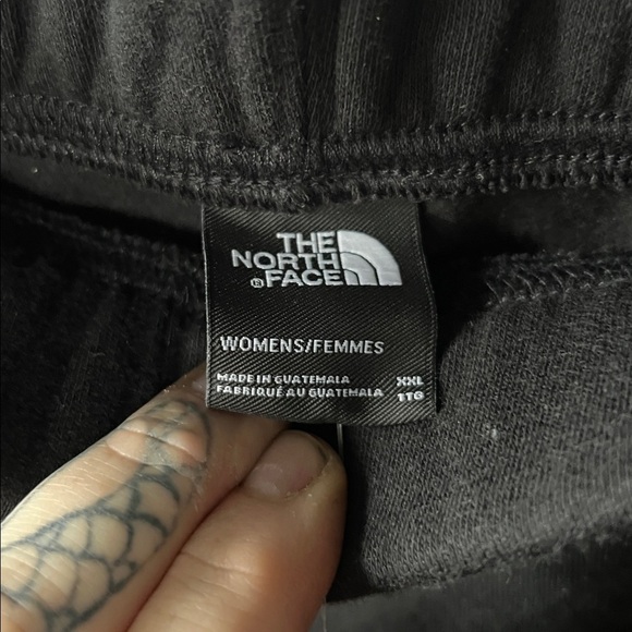 NWT The North Face Logo Shorts Women XXL - Picture 3 of 4